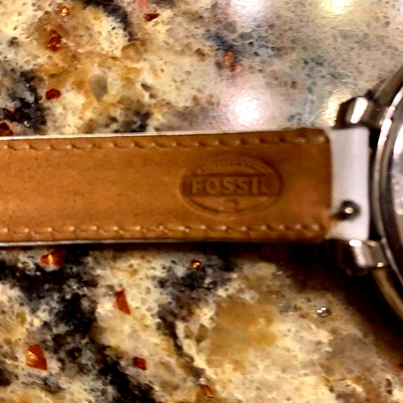 Womens FOSSIL WATCH - Picture 3 of 3